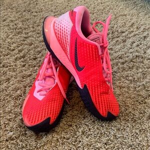 Nike Women's Vibrant Orange Athletic Shoes in Size 7.5